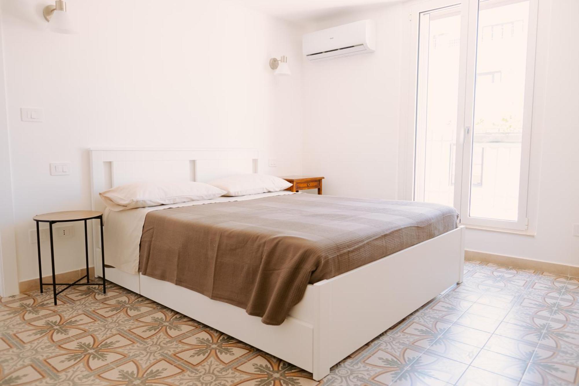 Casa Antonia - Terrace & Suites Bari Exteriör bild