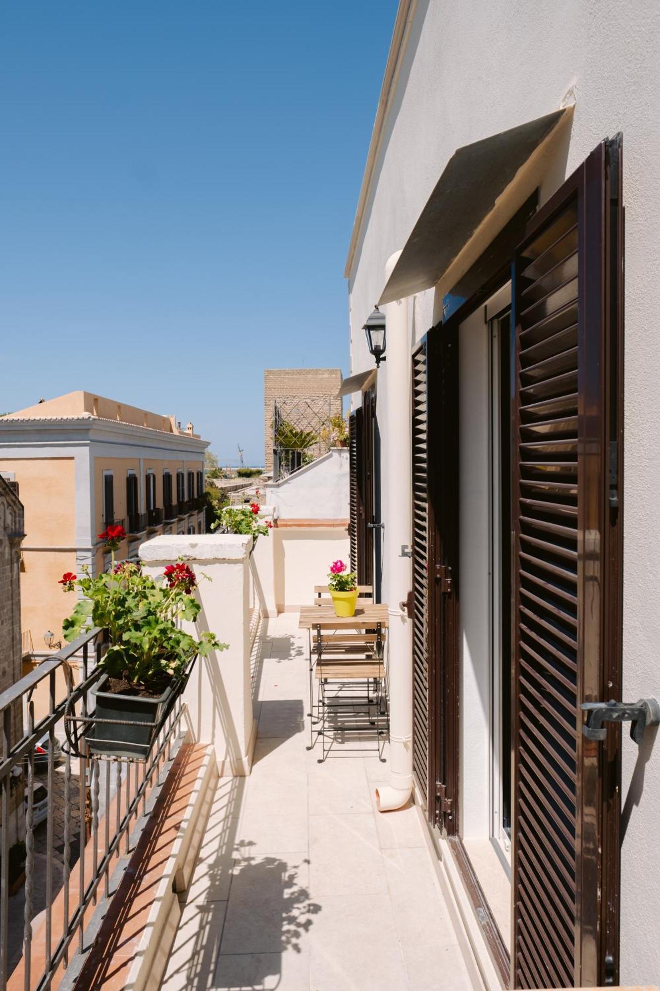 Casa Antonia - Terrace & Suites Bari Exteriör bild