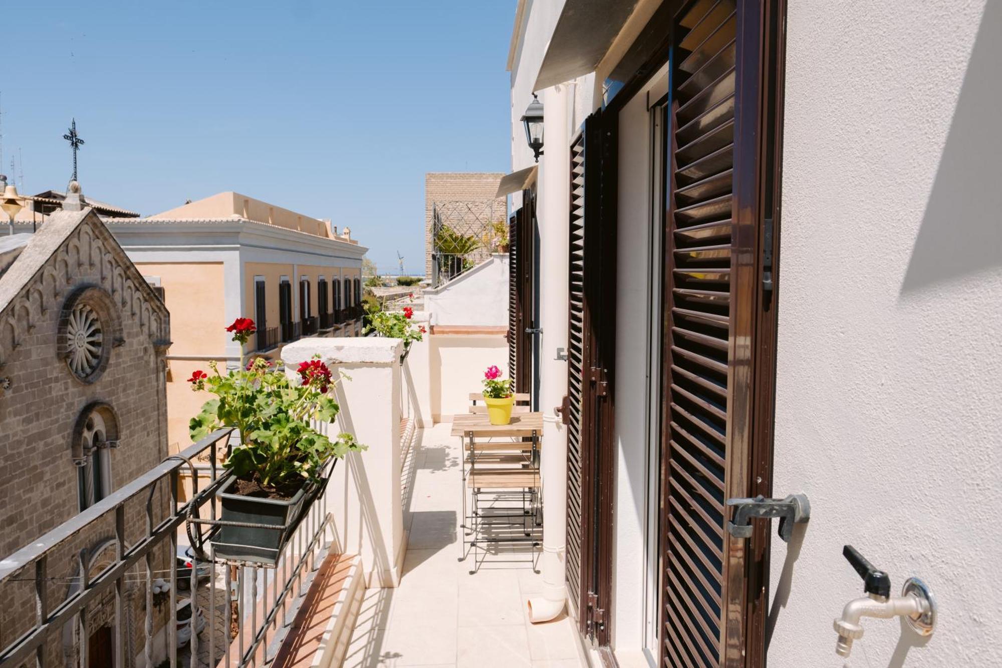 Casa Antonia - Terrace & Suites Bari Exteriör bild